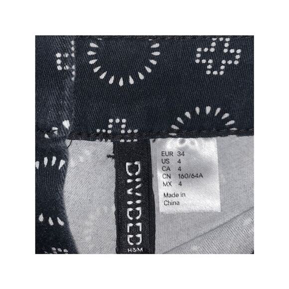 Woman's H&M Divided Black Shorts Size 4 - Picture 5 of 5